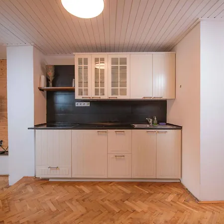 Kuki Apartment